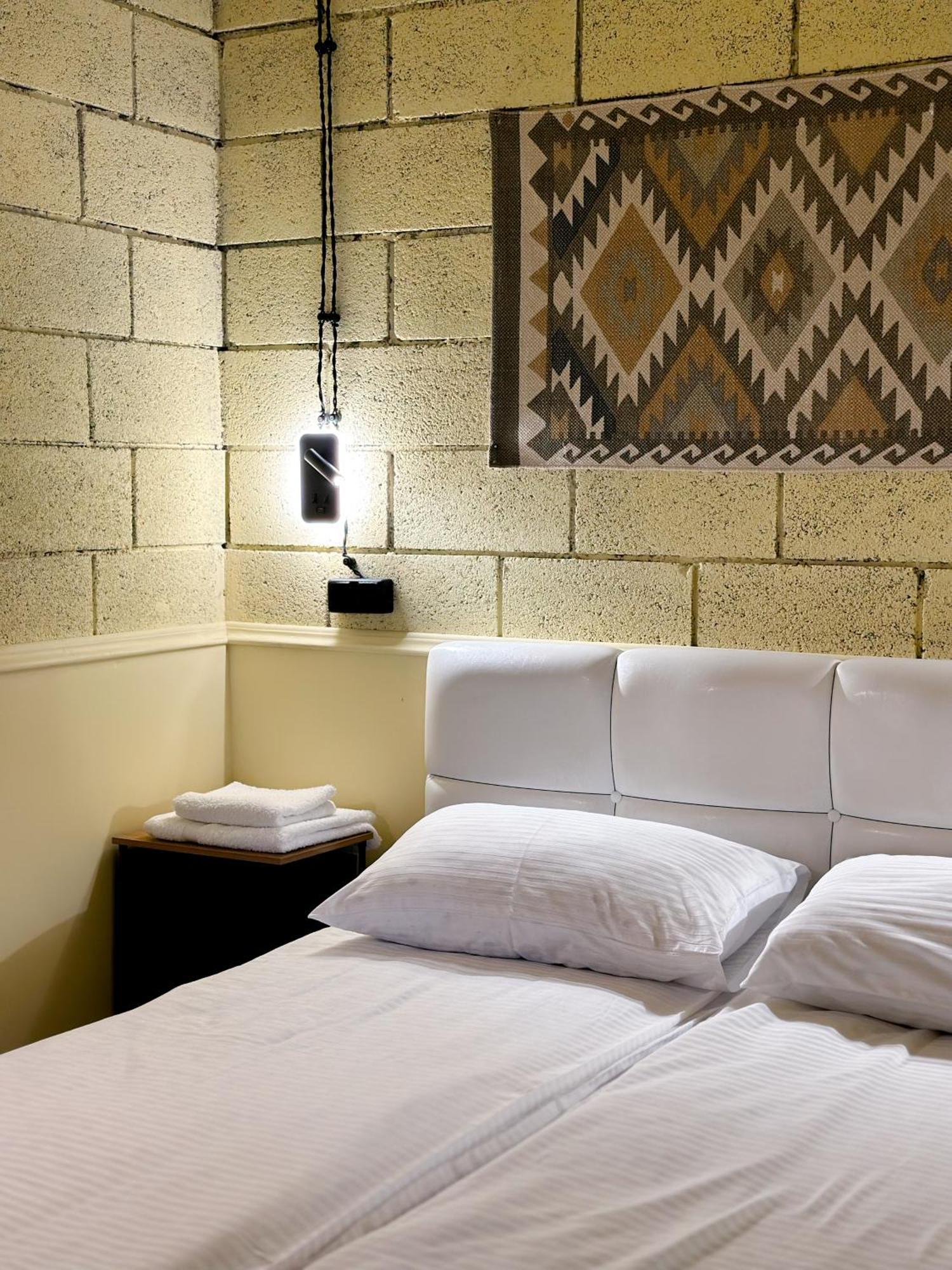 Tiroents Hotel Гюмри Екстериор снимка