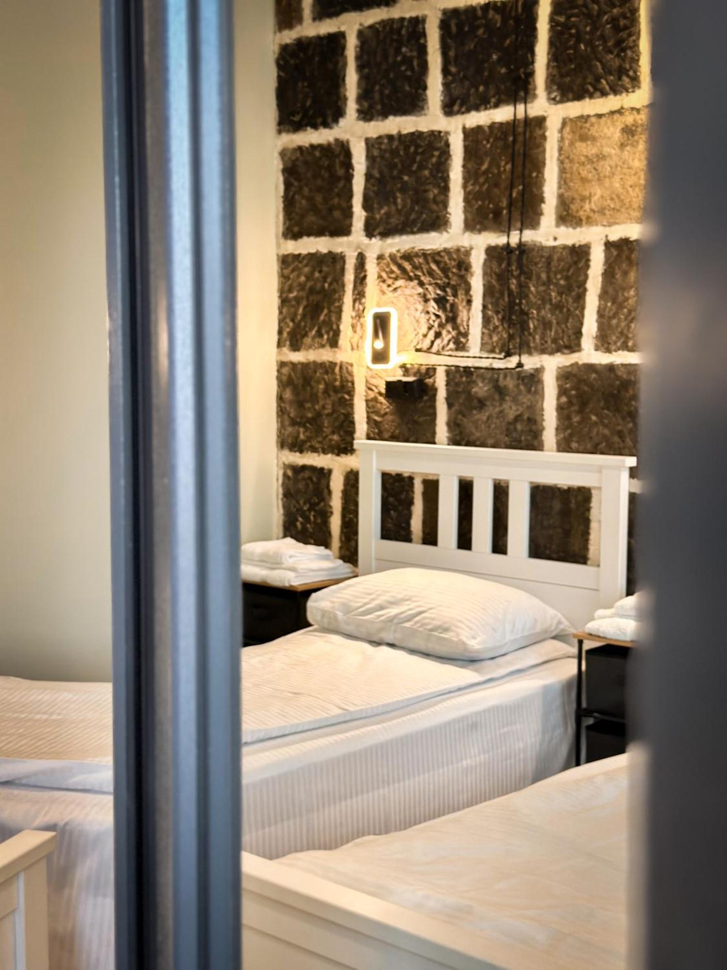 Tiroents Hotel Гюмри Екстериор снимка