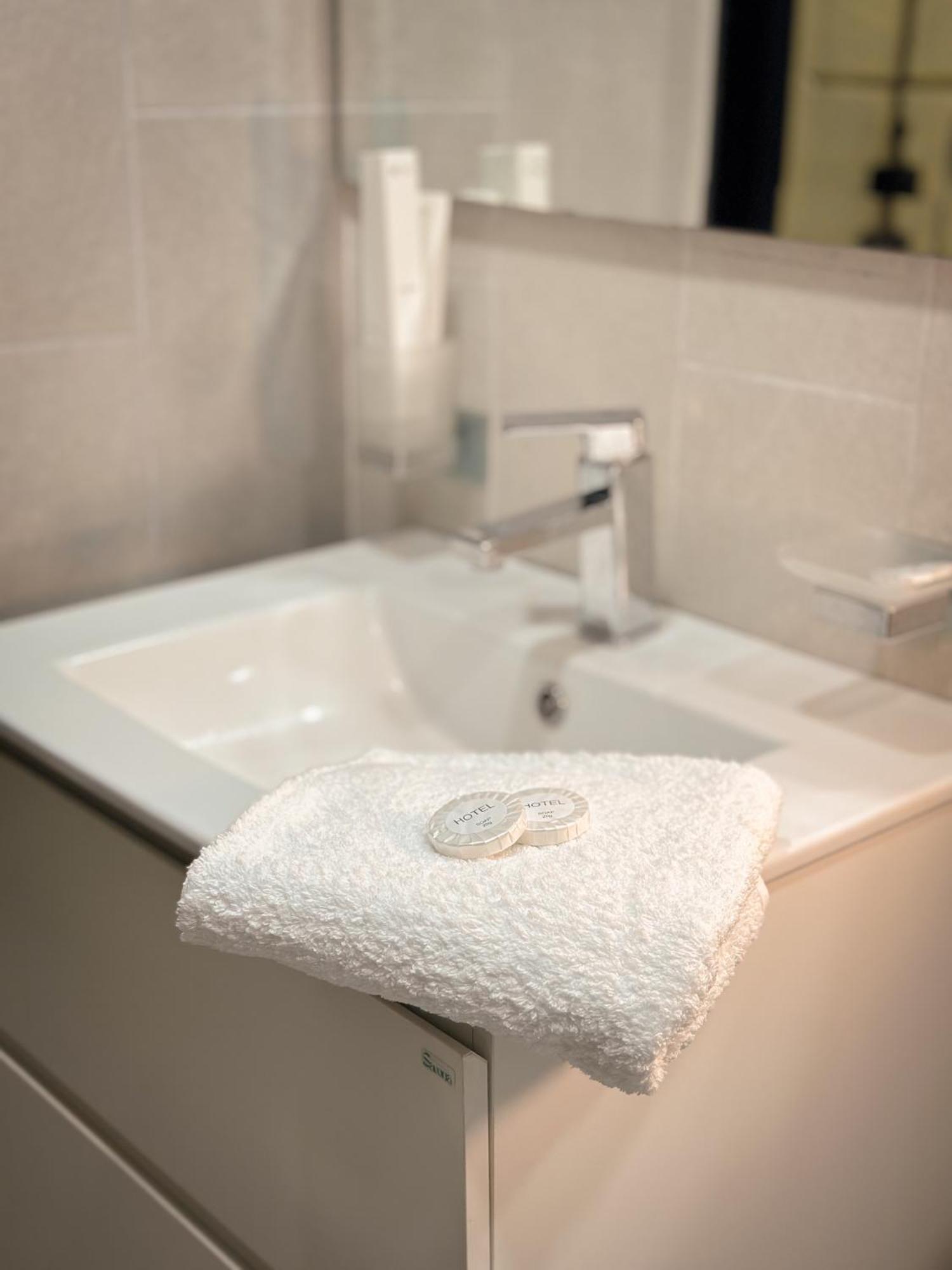 Tiroents Hotel Гюмри Екстериор снимка