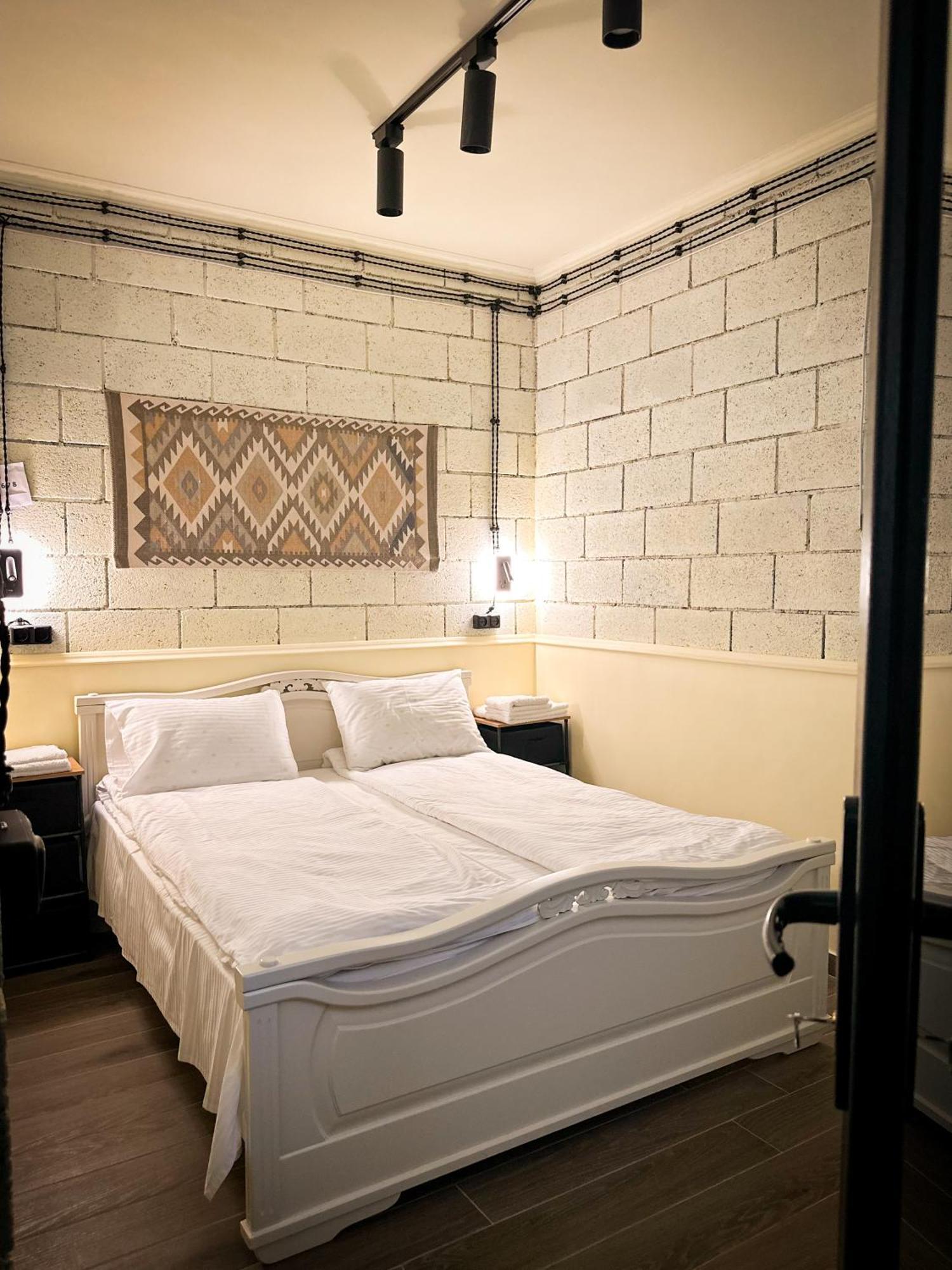 Tiroents Hotel Гюмри Екстериор снимка